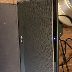 Bose soundlink Bluetooth/wireless speaker